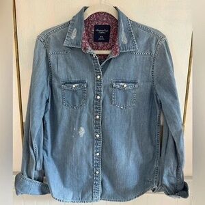 American Eagle Outfitters Light Blue Denim Jacket